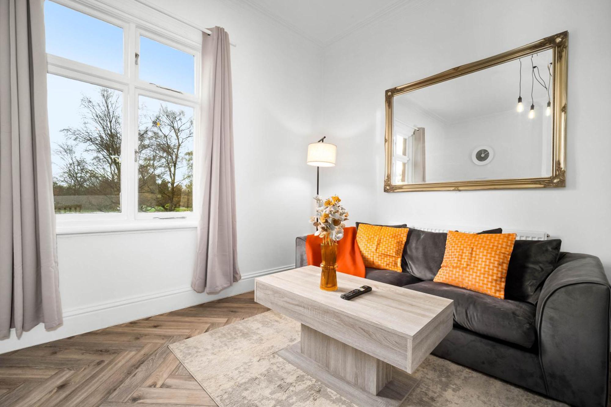 Luxury Apartment - Wolverhampton - Netflix - Smart Tv - Fast Wifi - 7Apc 外观 照片